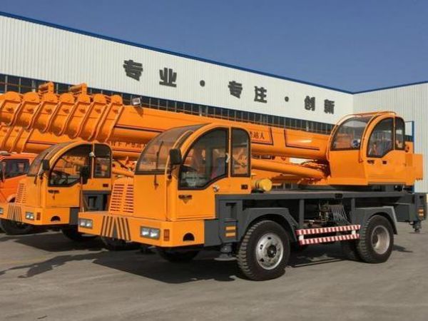 临湘市吊车出租_如何确保吊车的施工安全呢?